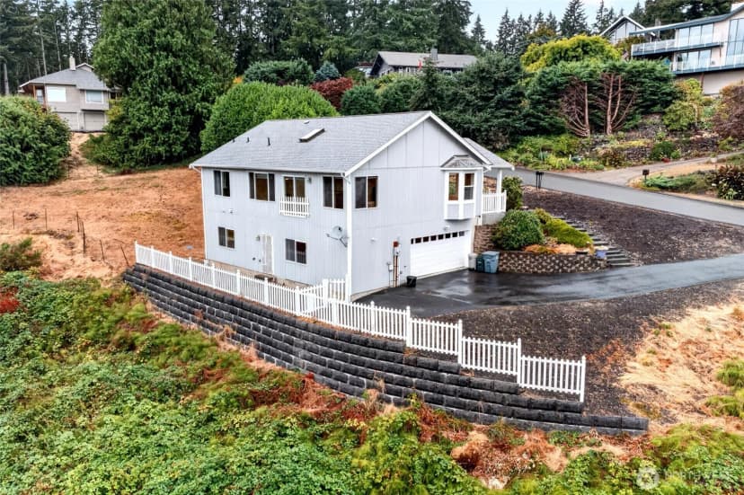 Property photo for 13204 Emerald Drive Nw, Gig Harbor photo 35