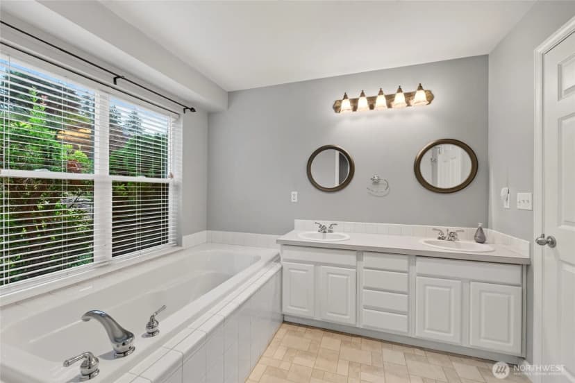 Property photo for 13204 Emerald Drive Nw, Gig Harbor photo 18