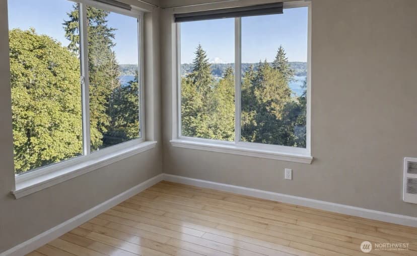 Property photo for 13204 Emerald Drive Nw, Gig Harbor photo 9