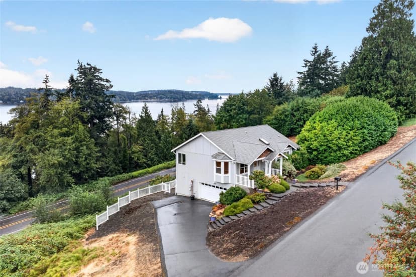 Property photo for 13204 Emerald Drive Nw, Gig Harbor photo 30