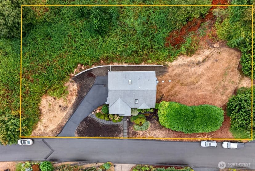 Property photo for 13204 Emerald Drive Nw, Gig Harbor photo 32