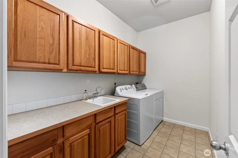 Property photo for 13204 Emerald Drive Nw, Gig Harbor photo 25