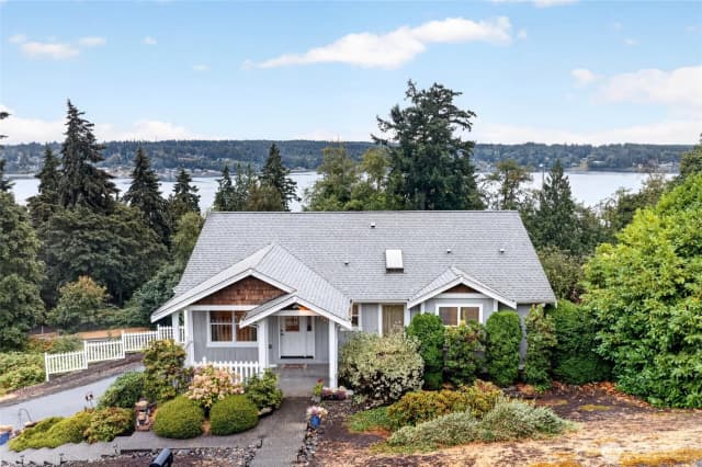 Property photo for 13204 Emerald Drive Nw, Gig Harbor