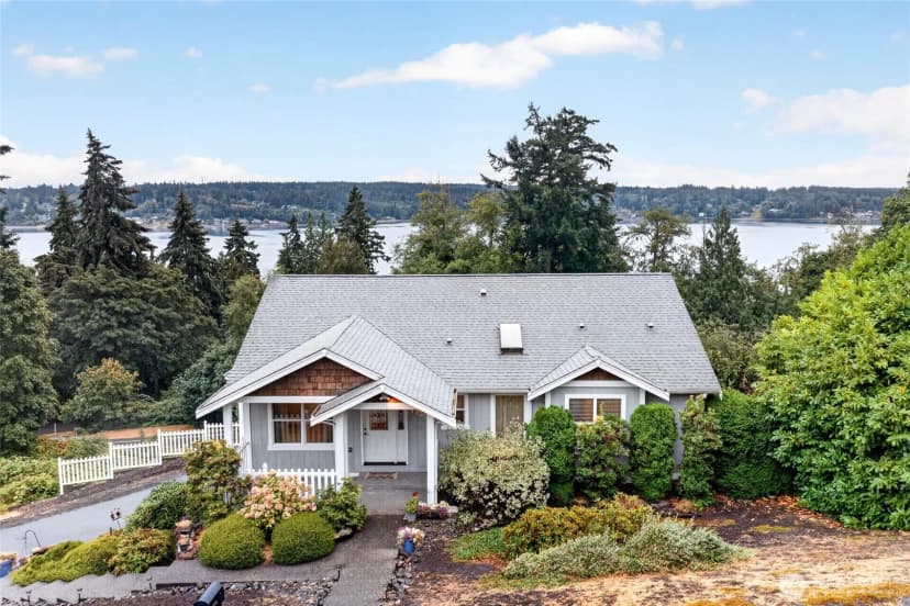 Property photo for 13204 Emerald Drive Nw, Gig Harbor