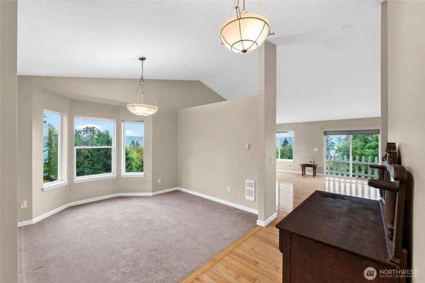 Property photo for 13204 Emerald Drive Nw, Gig Harbor photo 6
