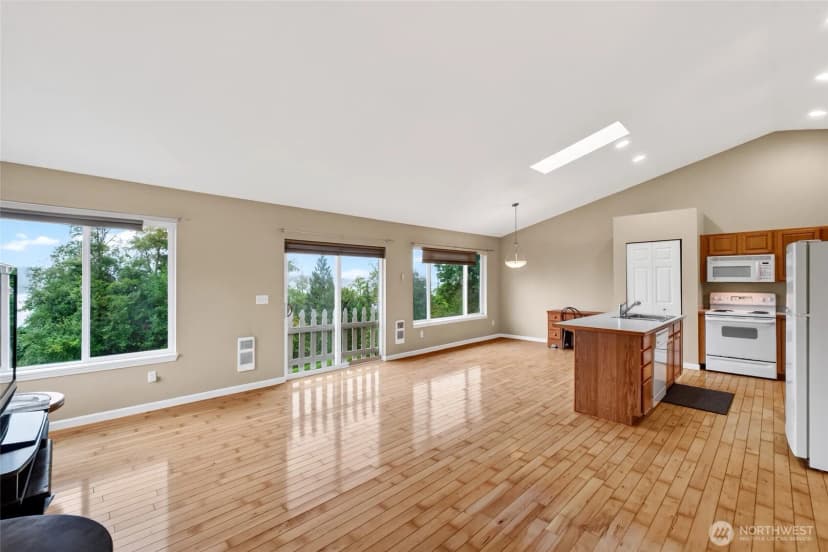 Property photo for 13204 Emerald Drive Nw, Gig Harbor photo 10