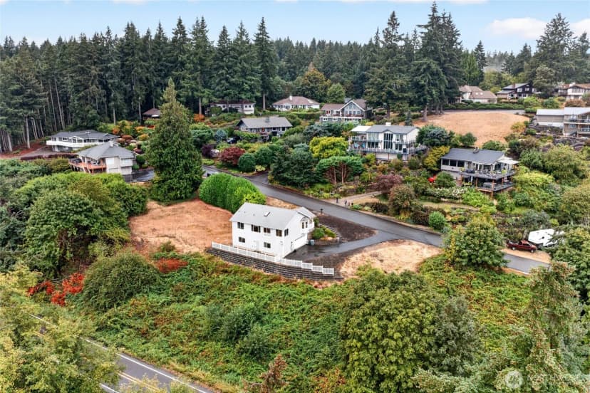 Property photo for 13204 Emerald Drive Nw, Gig Harbor photo 32
