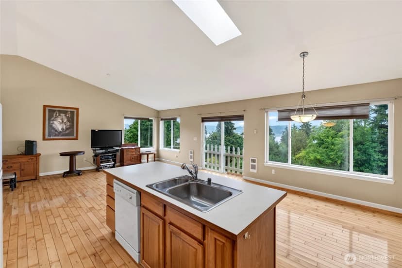 Property photo for 13204 Emerald Drive Nw, Gig Harbor photo 13