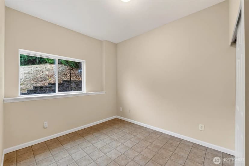 Property photo for 13204 Emerald Drive Nw, Gig Harbor photo 23
