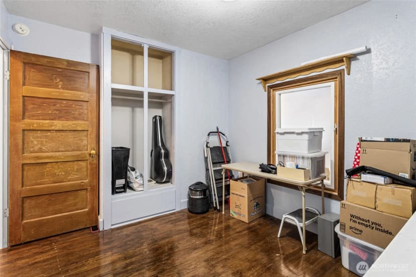 Property photo for 221 N Canyon Road, Yakima photo 11