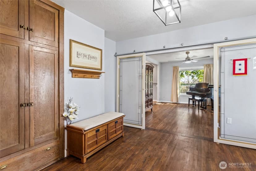 Property photo for 221 N Canyon Road, Yakima photo 12