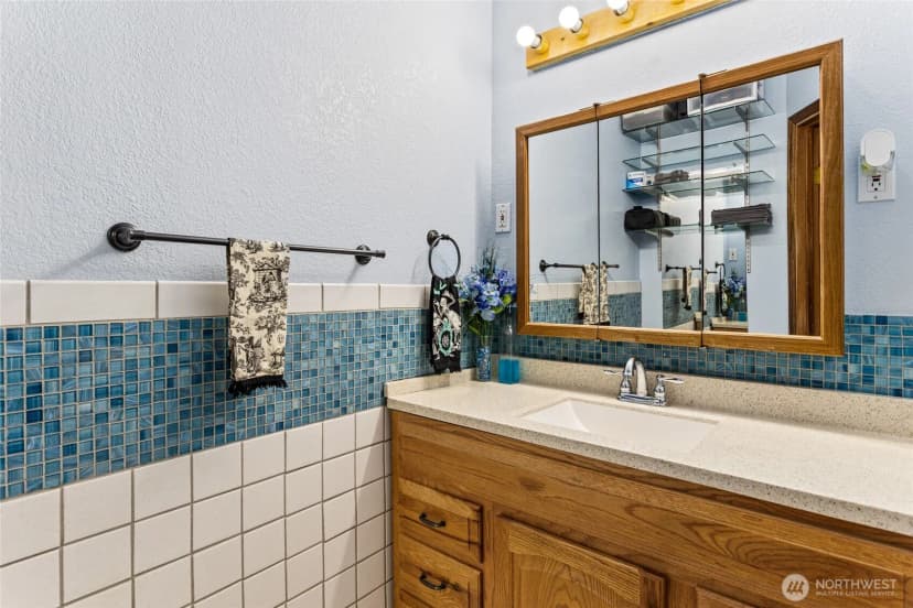 Property photo for 221 N Canyon Road, Yakima photo 18