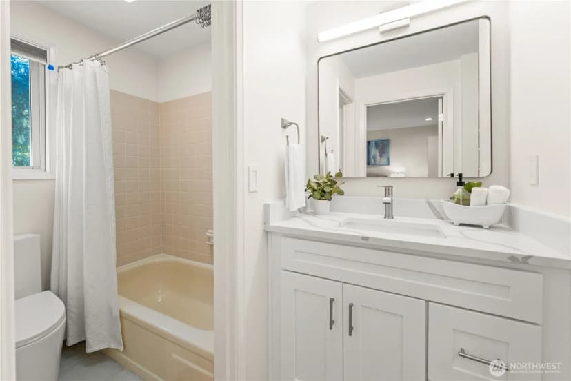 Property photo for 1218 101st Place Ne, Bellevue photo 25