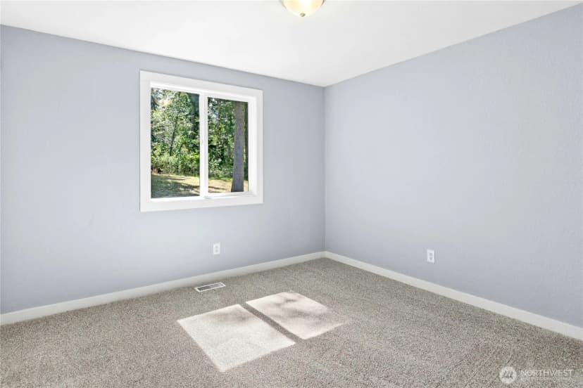 Property photo for 3671 Dundee Way, Oak Harbor photo 17