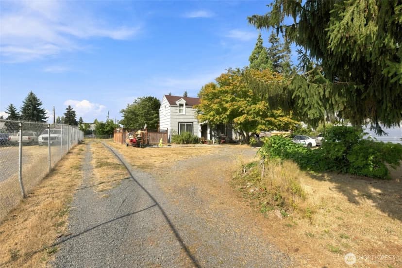 Property photo for 4727 61st Street Ne, Marysville photo 16