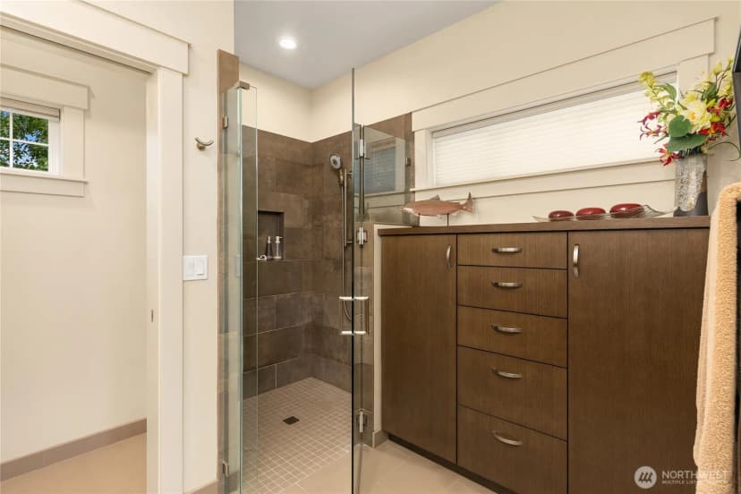 Property photo for 450 Wood Avenue Sw #3b, Bainbridge Island photo 22