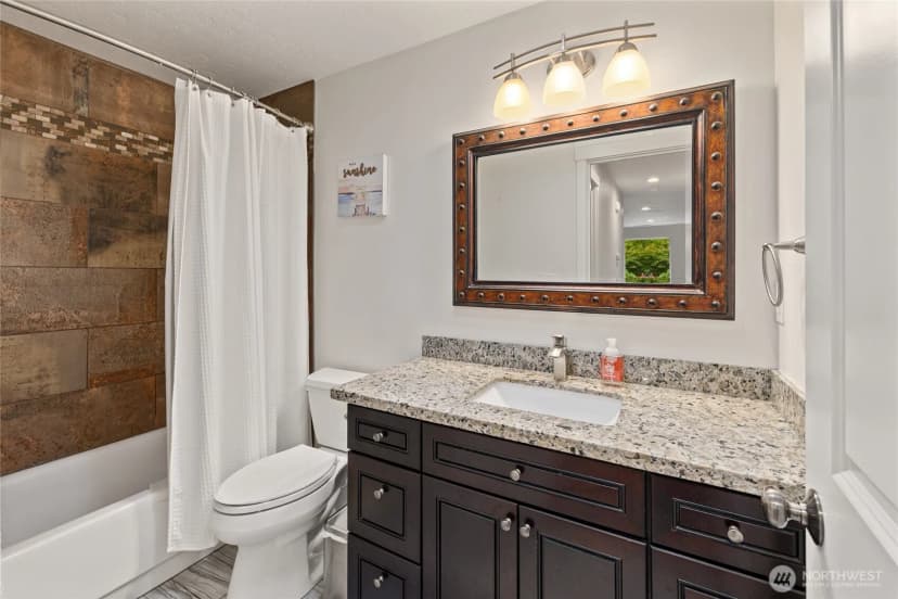 Property photo for 8126 70th Avenue Ct Sw, Lakewood photo 19