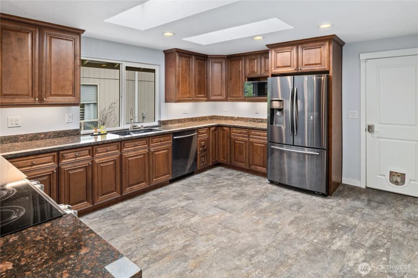 Property photo for 8126 70th Avenue Ct Sw, Lakewood photo 13