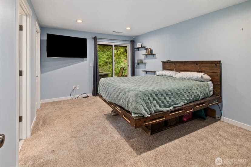 Property photo for 8126 70th Avenue Ct Sw, Lakewood photo 21