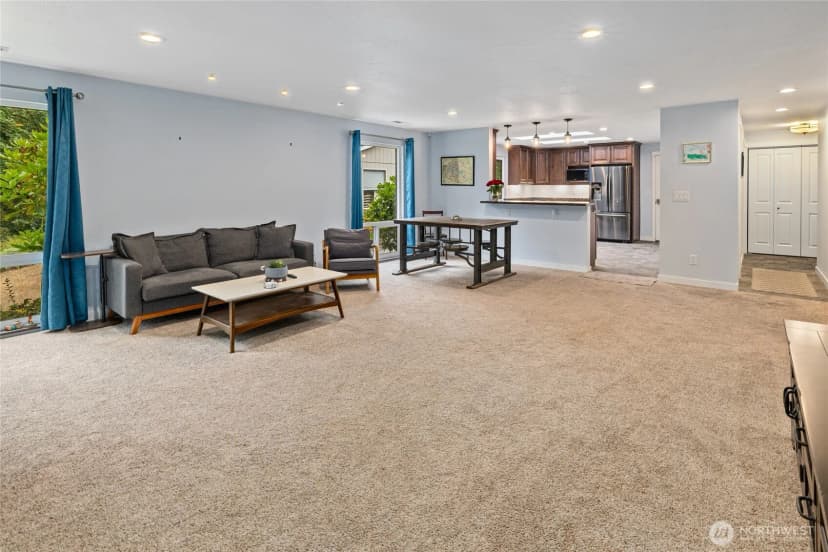 Property photo for 8126 70th Avenue Ct Sw, Lakewood photo 9