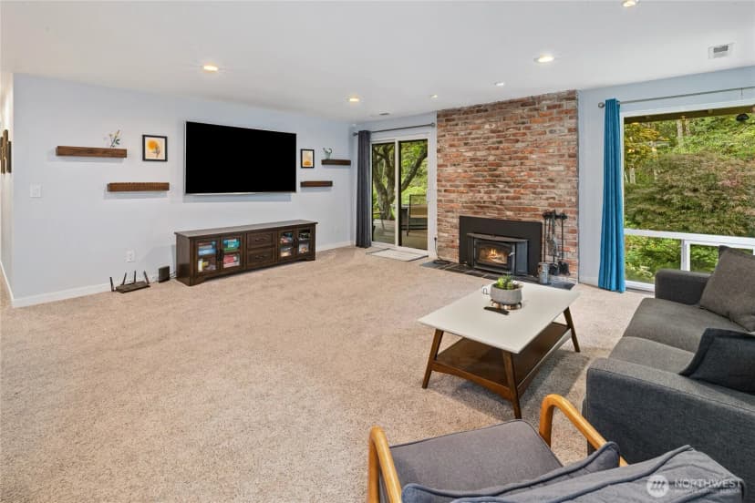 Property photo for 8126 70th Avenue Ct Sw, Lakewood photo 8