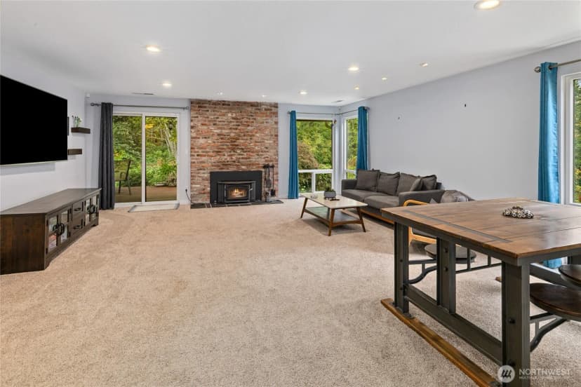 Property photo for 8126 70th Avenue Ct Sw, Lakewood photo 6