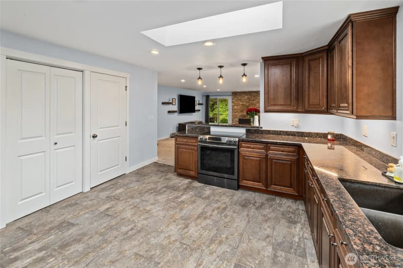 Property photo for 8126 70th Avenue Ct Sw, Lakewood photo 16
