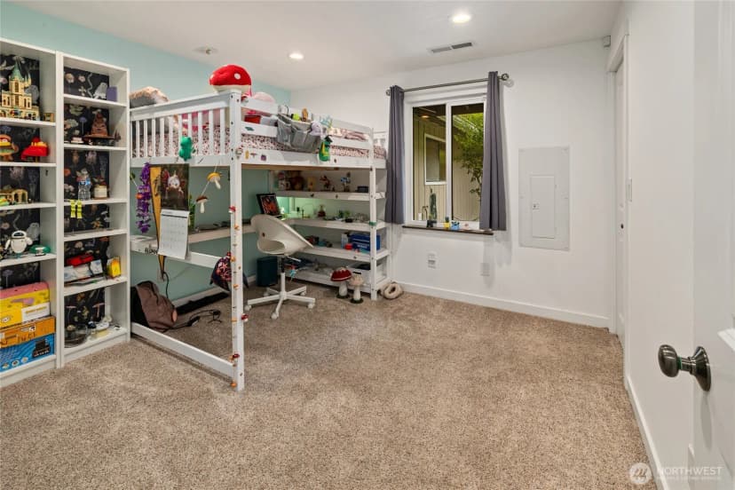 Property photo for 8126 70th Avenue Ct Sw, Lakewood photo 20