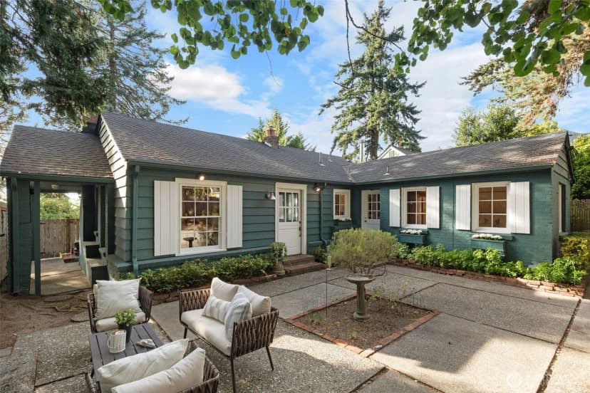 Property photo for 3226 30th Avenue W, Seattle