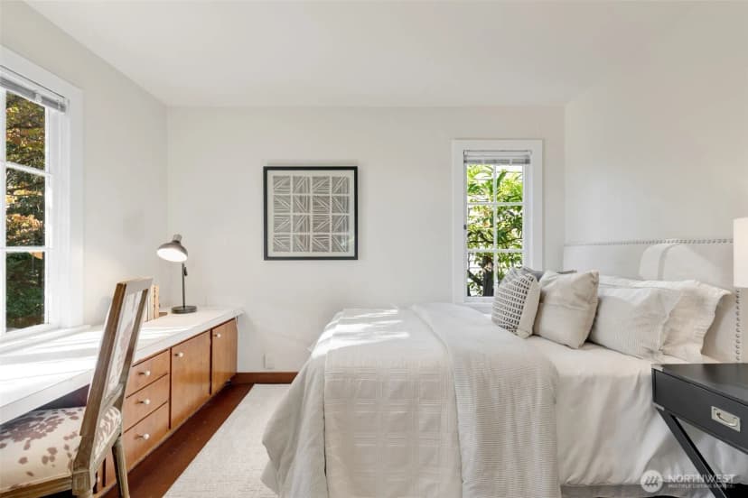 Property photo for 3226 30th Avenue W, Seattle photo 15