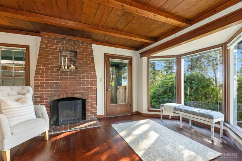 Property photo for 3226 30th Avenue W, Seattle photo 9
