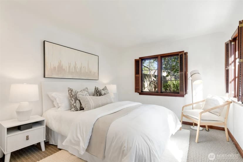 Property photo for 3226 30th Avenue W, Seattle photo 13
