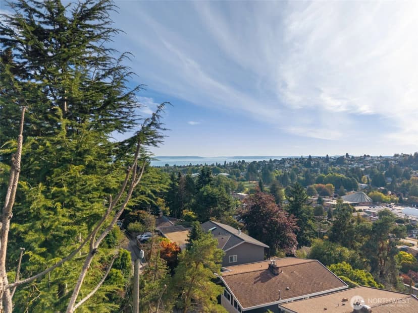 Property photo for 3226 30th Avenue W, Seattle photo 27