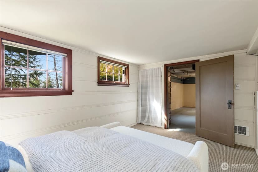 Property photo for 3226 30th Avenue W, Seattle photo 21