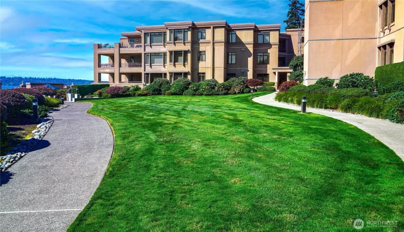 Property photo for 530 Lake Street S #h-101, Kirkland photo 32