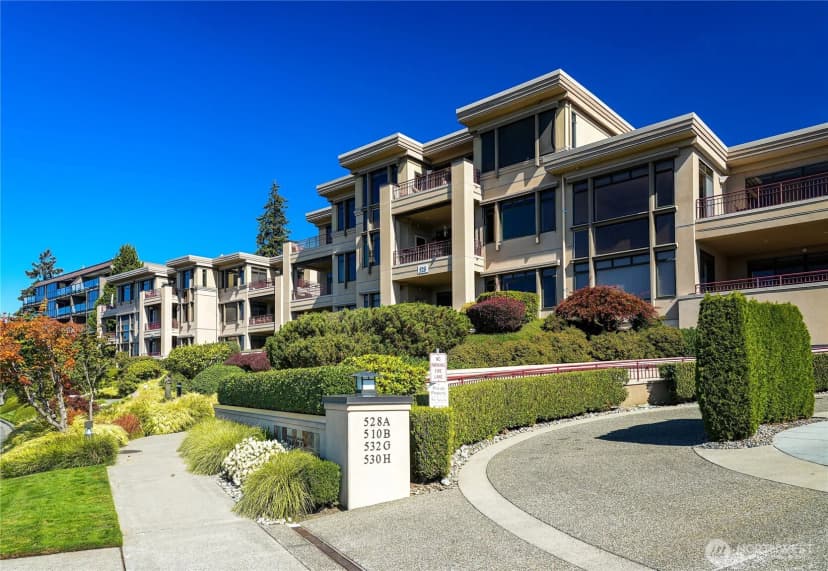 Property photo for 530 Lake Street S #h-101, Kirkland