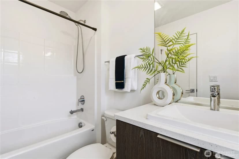 Property photo for 6563 Se 8th Place, Renton photo 36