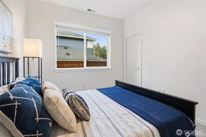 Property photo for 6563 Se 8th Place, Renton photo 30
