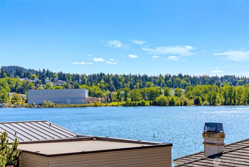 Property photo for 6924 96th Avenue Se, Mercer Island photo 2