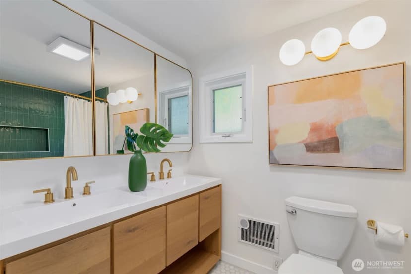 Property photo for 3040 Ne 86th Street, Seattle photo 9