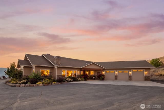 Property photo for 25 Sageland Road, East Wenatchee