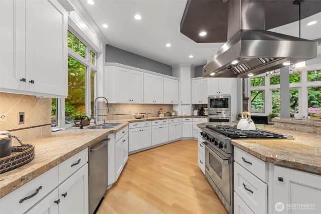 Property photo for 5370 228th Avenue Se, Issaquah photo 3