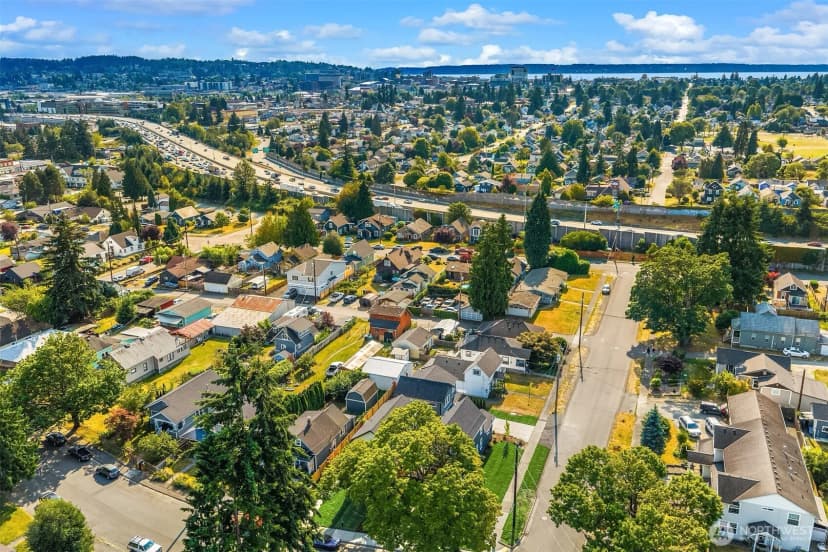 Property photo for 2402 Cleveland Avenue #c, Everett photo 28