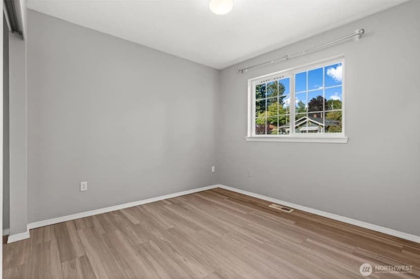 Property photo for 372 Farallone Avenue, Fircrest photo 31