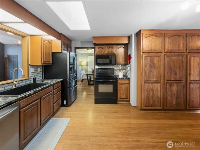 Property photo for 19607 136th Place Se, Renton photo 11