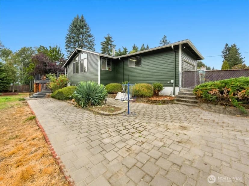 Property photo for 19607 136th Place Se, Renton photo 28