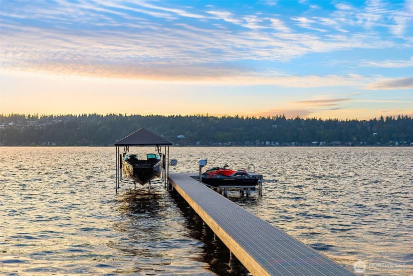Property photo for 247 E Lake Sammamish Parkway Se, Sammamish photo 6