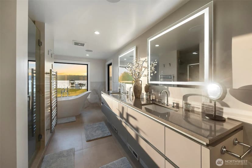 Property photo for 247 E Lake Sammamish Parkway Se, Sammamish photo 20