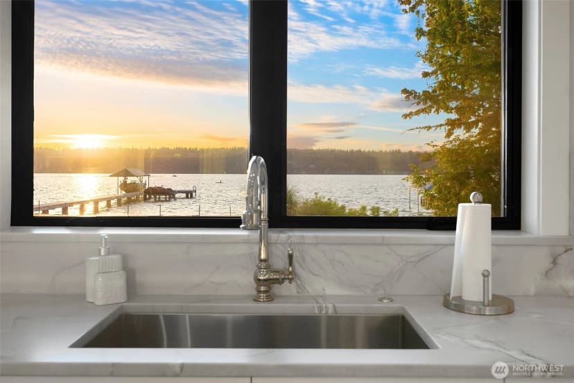 Property photo for 247 E Lake Sammamish Parkway Se, Sammamish photo 12