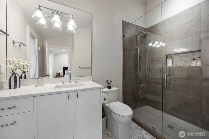 Property photo for 247 E Lake Sammamish Parkway Se, Sammamish photo 26